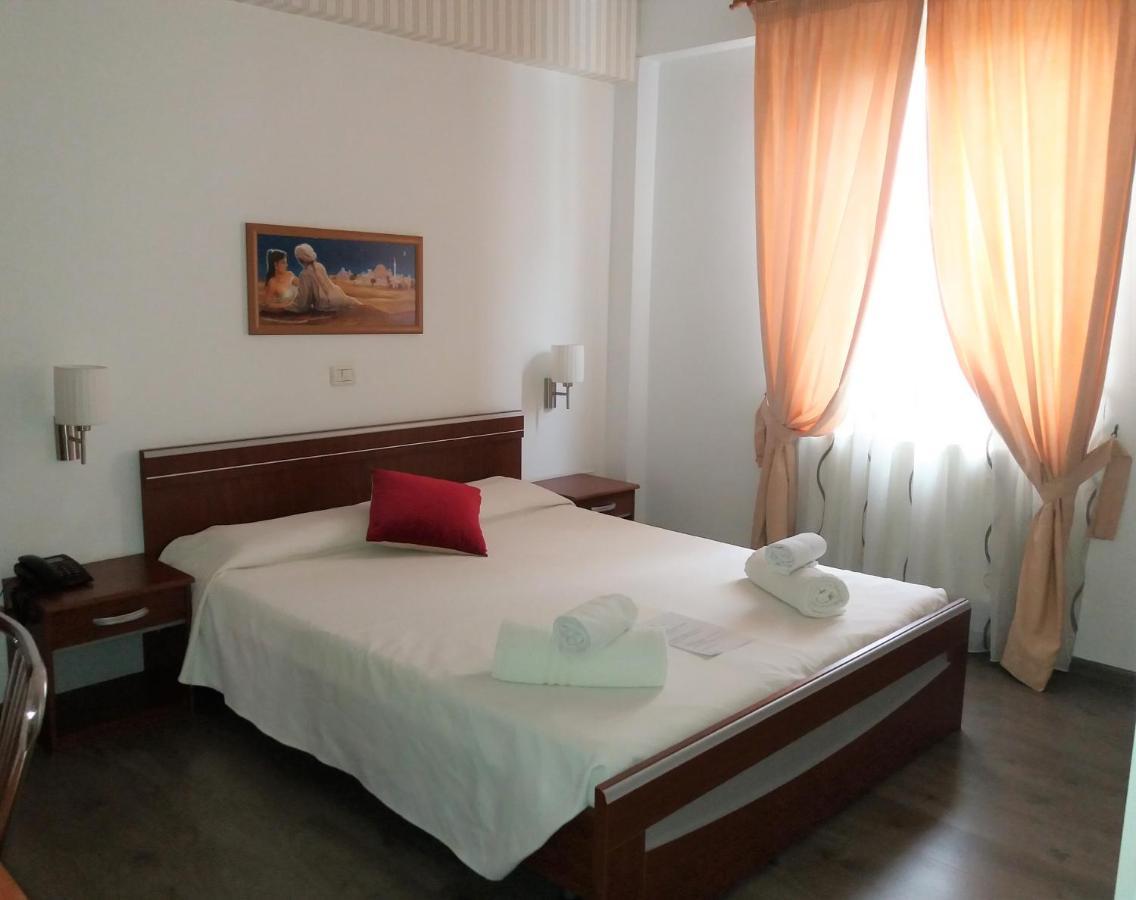 Hotel Vila Veneto ทิมิชัวรา ภายนอก รูปภาพ