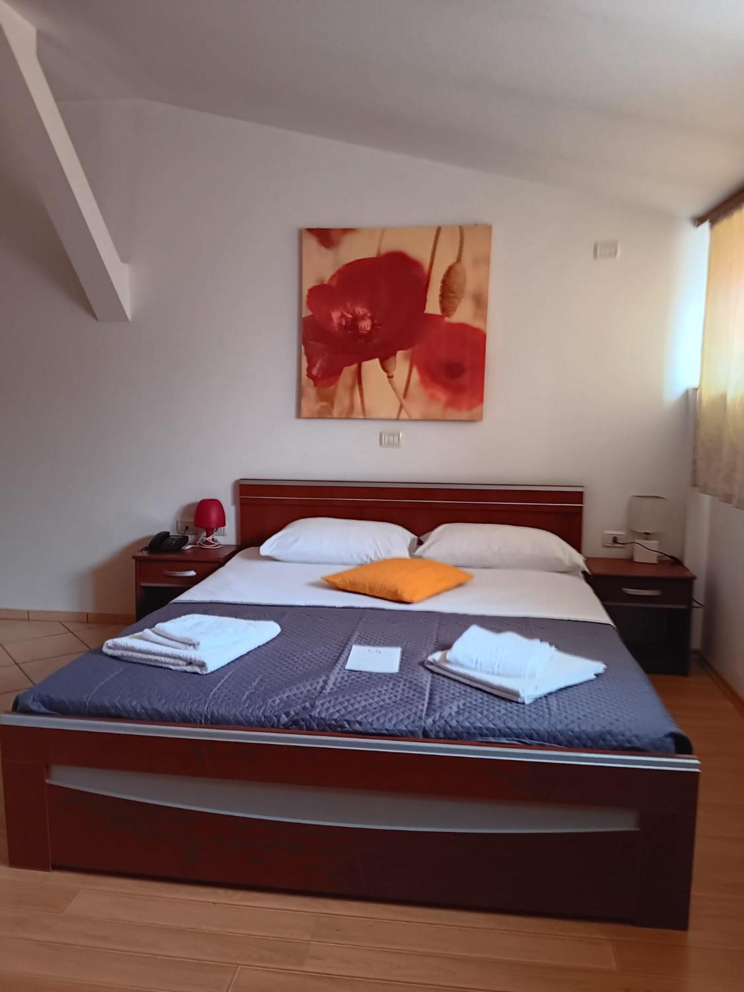 Hotel Vila Veneto ทิมิชัวรา ภายนอก รูปภาพ