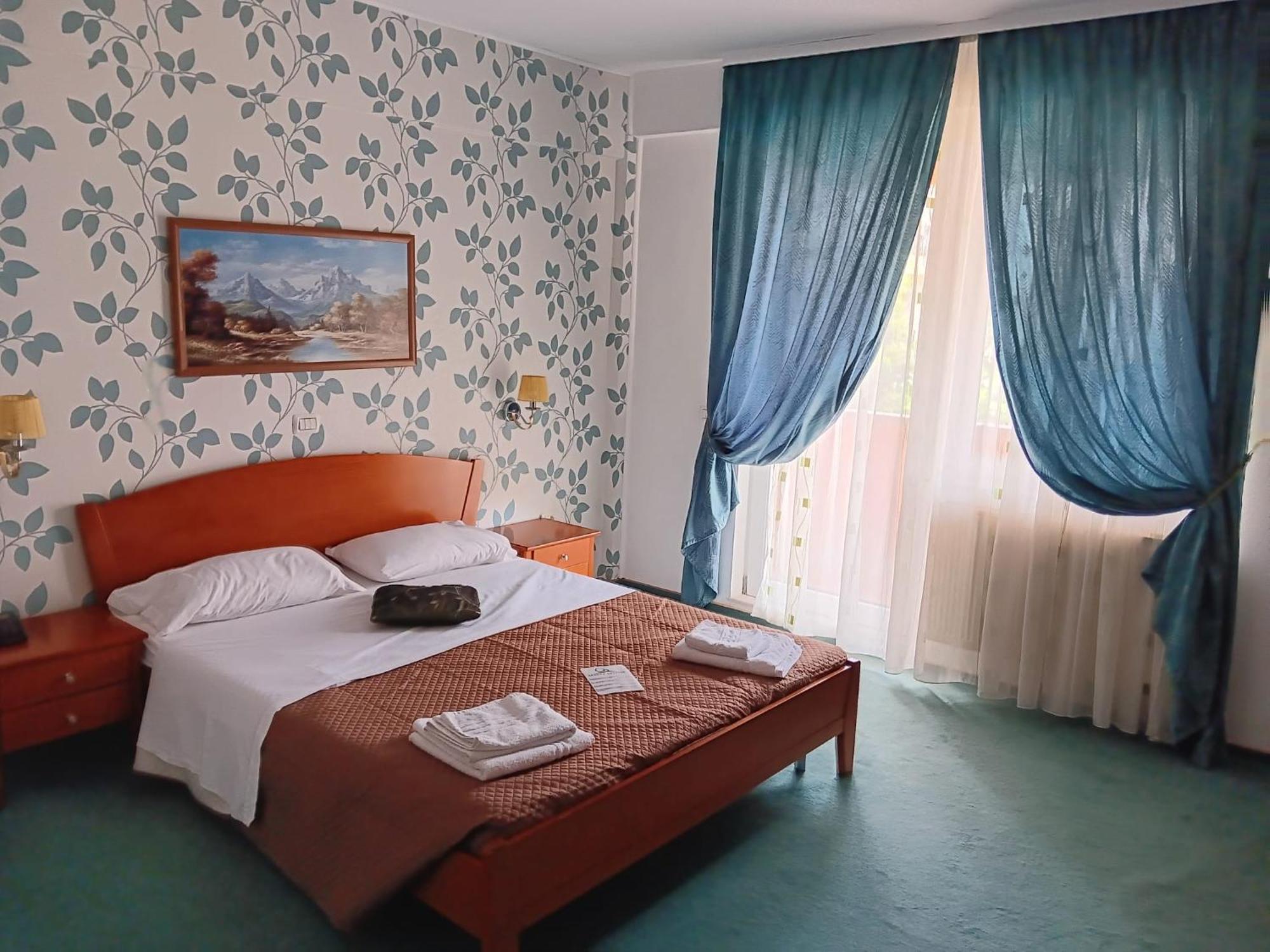 Hotel Vila Veneto ทิมิชัวรา ภายนอก รูปภาพ