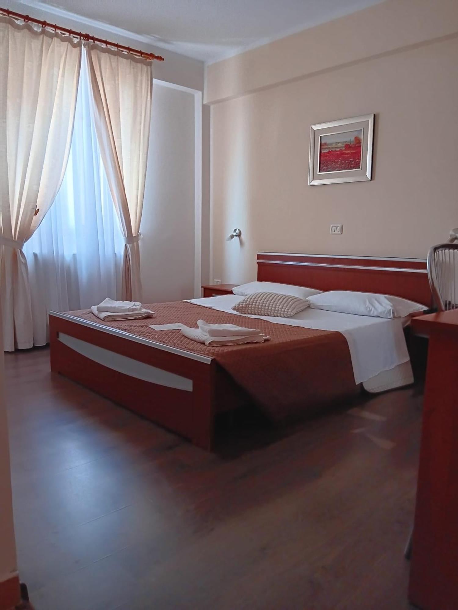 Hotel Vila Veneto ทิมิชัวรา ภายนอก รูปภาพ