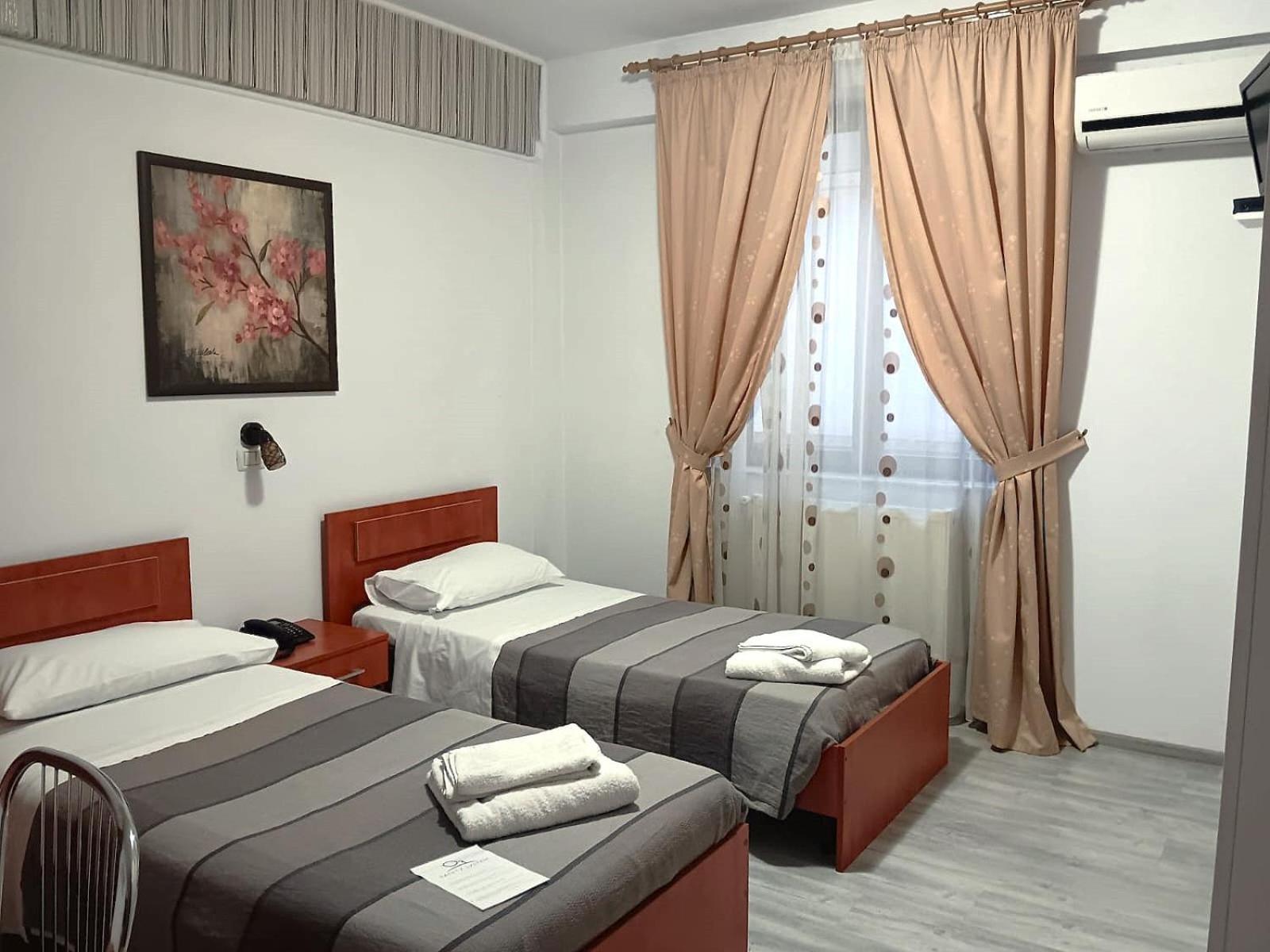 Hotel Vila Veneto ทิมิชัวรา ภายนอก รูปภาพ