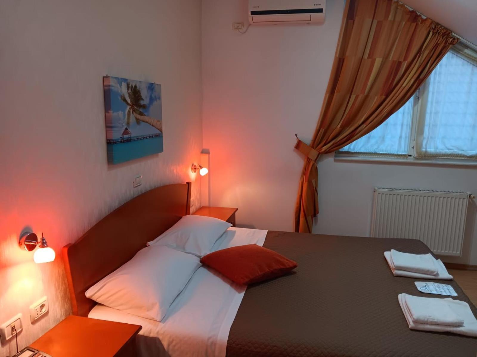 Hotel Vila Veneto ทิมิชัวรา ภายนอก รูปภาพ