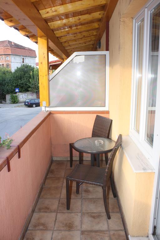 Hotel Vila Veneto ทิมิชัวรา ภายนอก รูปภาพ